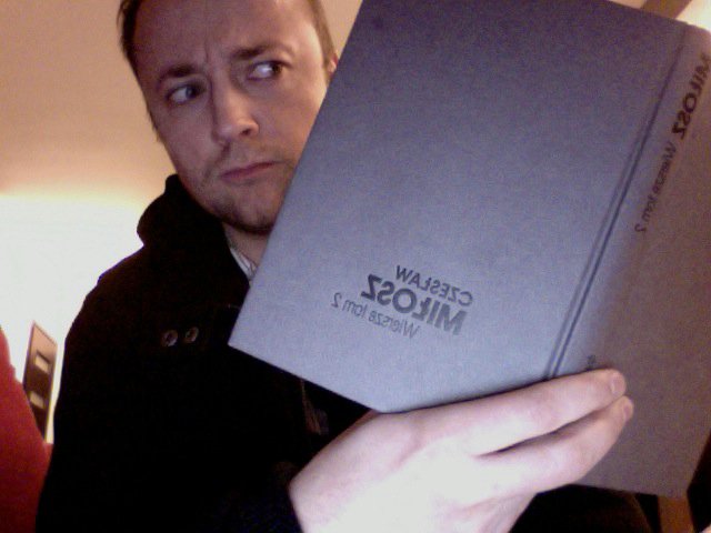 Czesław Mozil – Interpretowałem moim duńskim kolegom Miłosza (wywiad&nbsp;wideo)