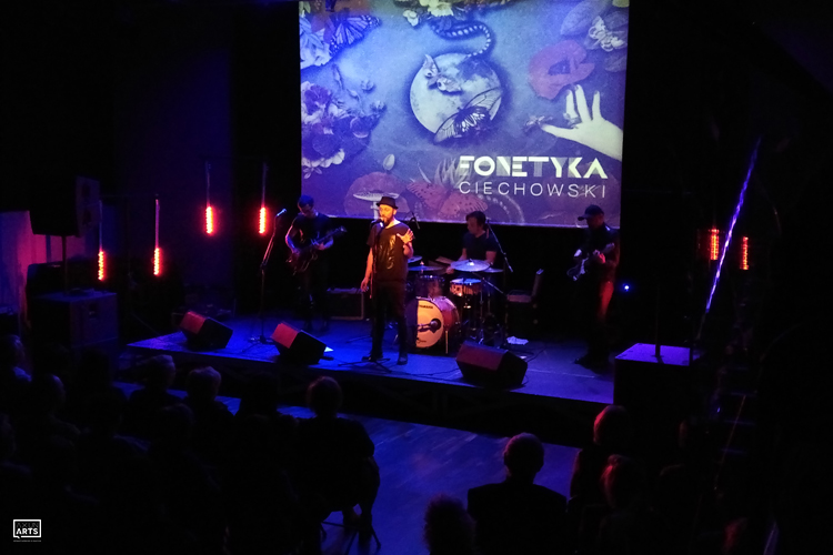 Relacja: Koncert Fonetyki w CSM. Wybrzmiały wiersze Bursy, Wojaczka i Ciechowskiego (25.11.2018 r.,&nbsp;Tarnów)