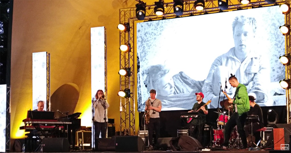 Relacja: Koncertowa inauguracja 33. Tarnowskiej Nagrody Filmowej. EABS zagrali w&nbsp;Amfiteatrze