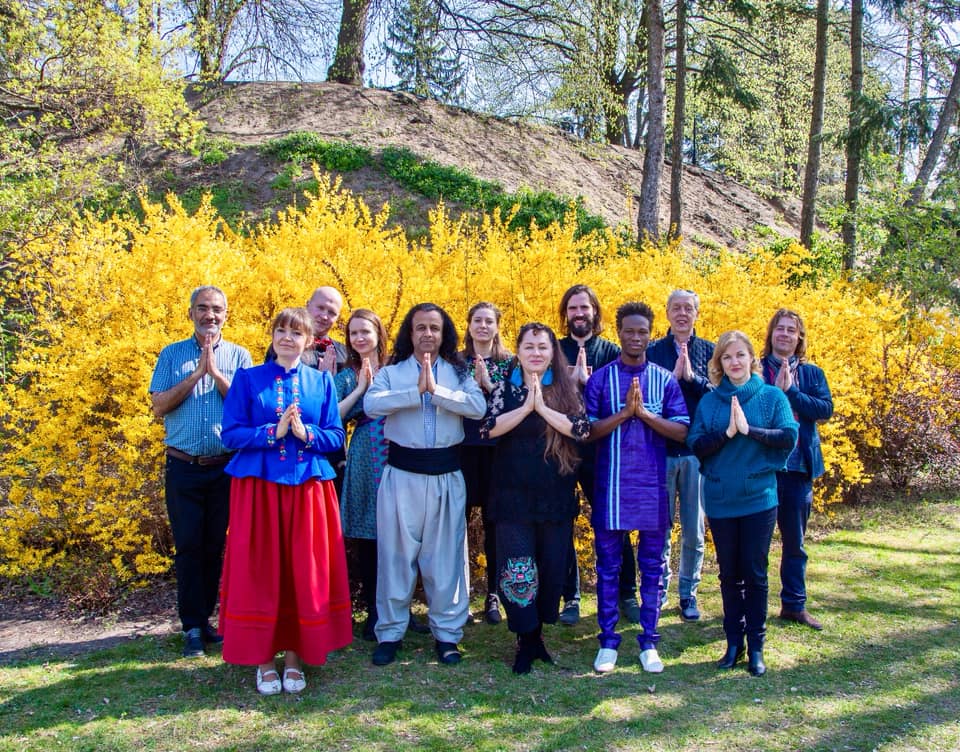 Recenzja: Maria Pomianowska & Przyjaciele „Moniuszko z 1000 i jednej&nbsp;nocy”