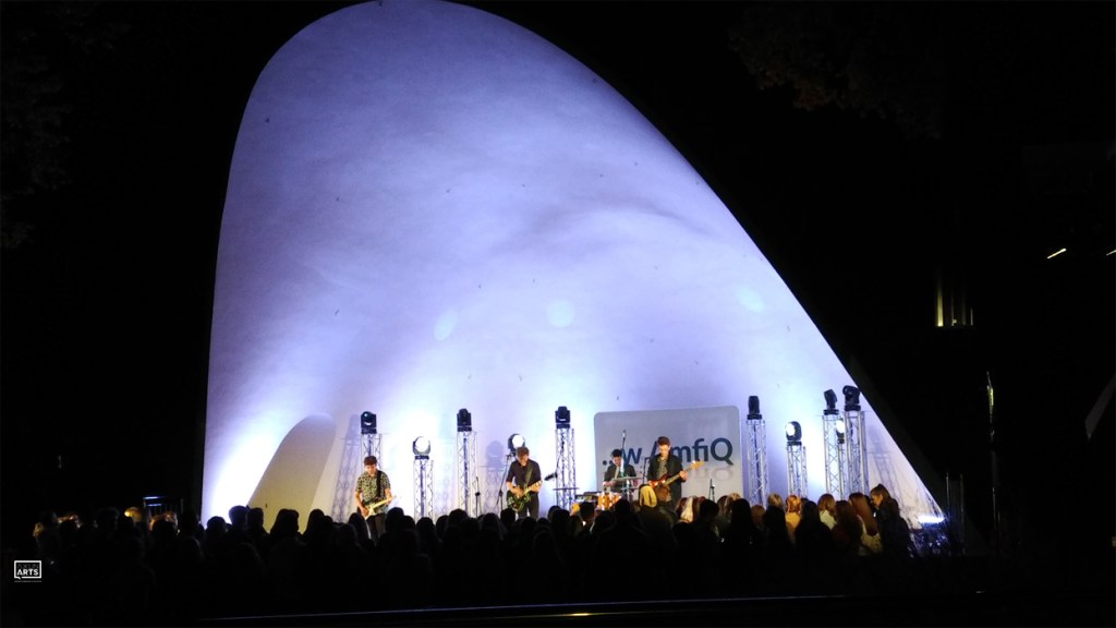Grupa Sonbird pożegnała sezon letni w tarnowskim&nbsp;Amfiteatrze