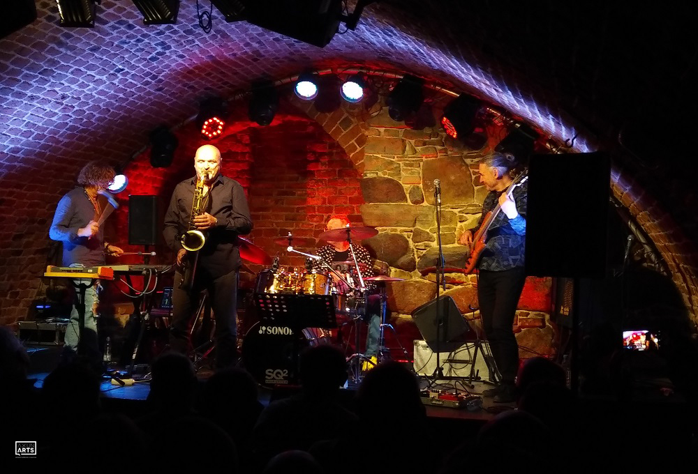 Koncert przedpremierowy. Relacja z tarnowskiego występu grupy Walk&nbsp;Away