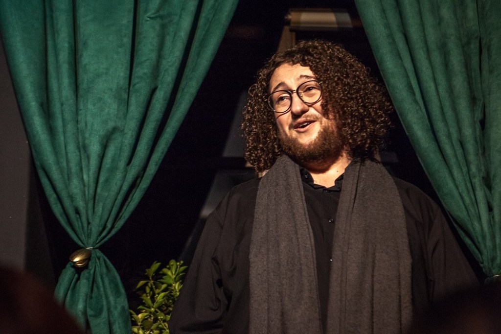 „Nie radzę sobie z szybko uciekającym czasem”. Kwadrans z… Dawidem&nbsp;Mikiem