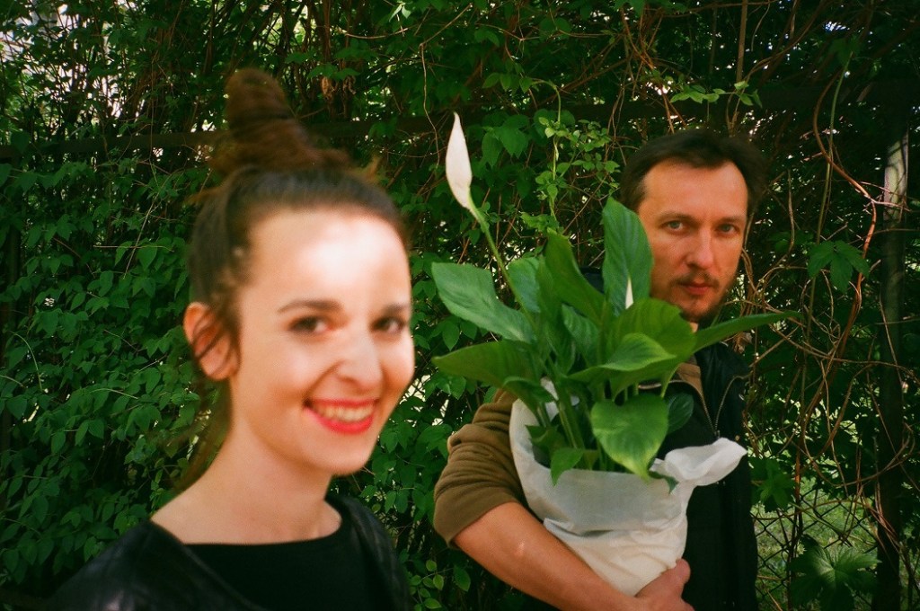 Uniwersalne sensy odzyskują dawną świeżość. No Cześć!, nowy projekt na krajowej&nbsp;scenie