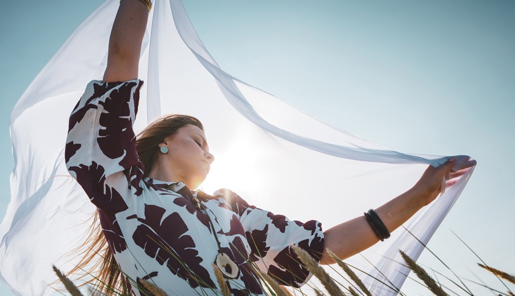 Recenzja: Magda Kuraś „Plony”